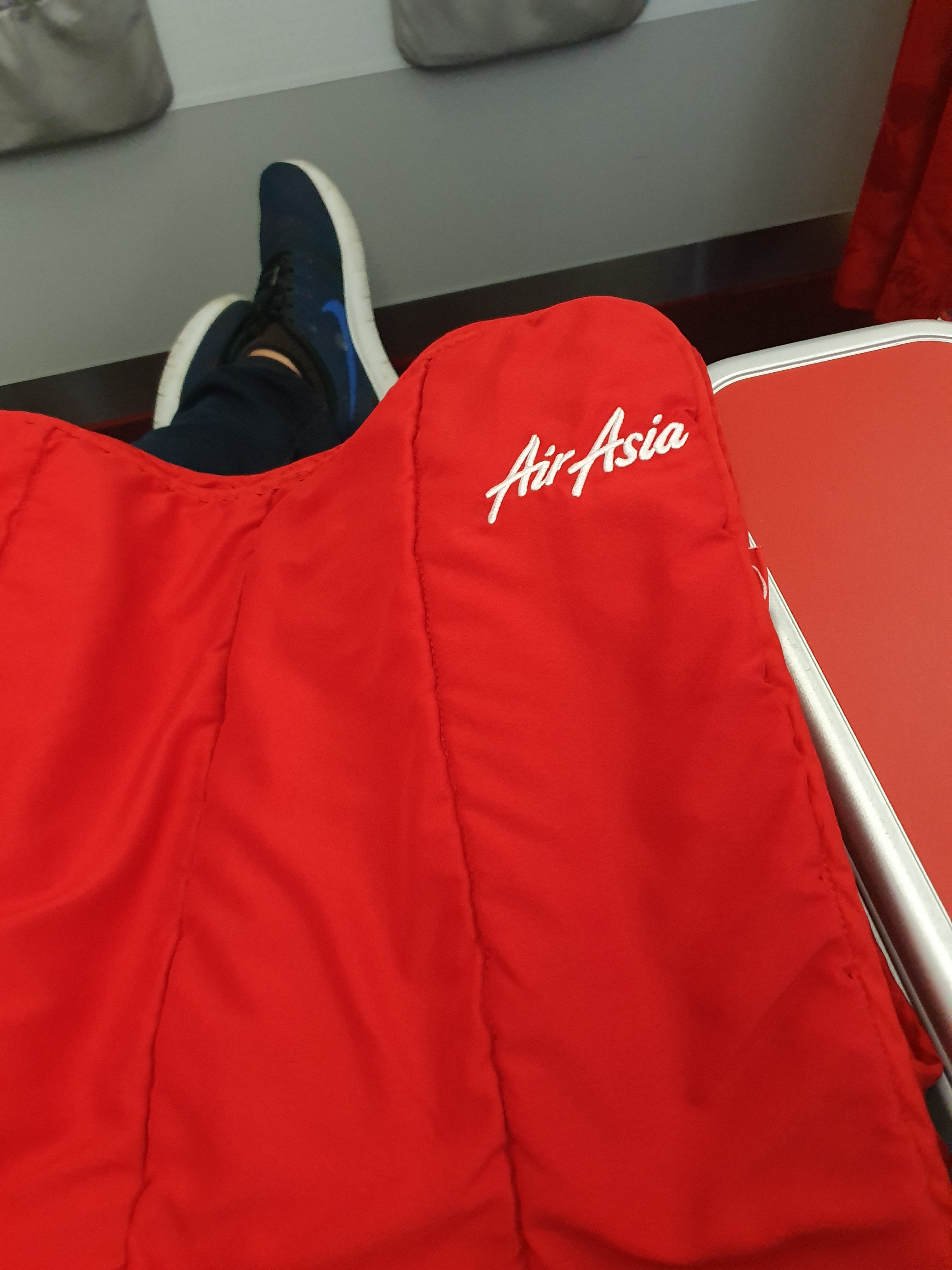 AIRASIA,airasia 商務艙,BUSINESS CLASS,CLASS C,亞洲航空,亞洲航空 商務艙,低成本航空,商務艙,商務艙飛行記錄,平躺座位,廉價航空,飛機客艙 AIRASIA,airasia 商務艙,BUSINESS CLASS,CLASS C,亞洲航空,亞洲航空 商務艙,低成本航空,商務艙,商務艙飛行記錄,平躺座位,廉價航空,飛機客艙