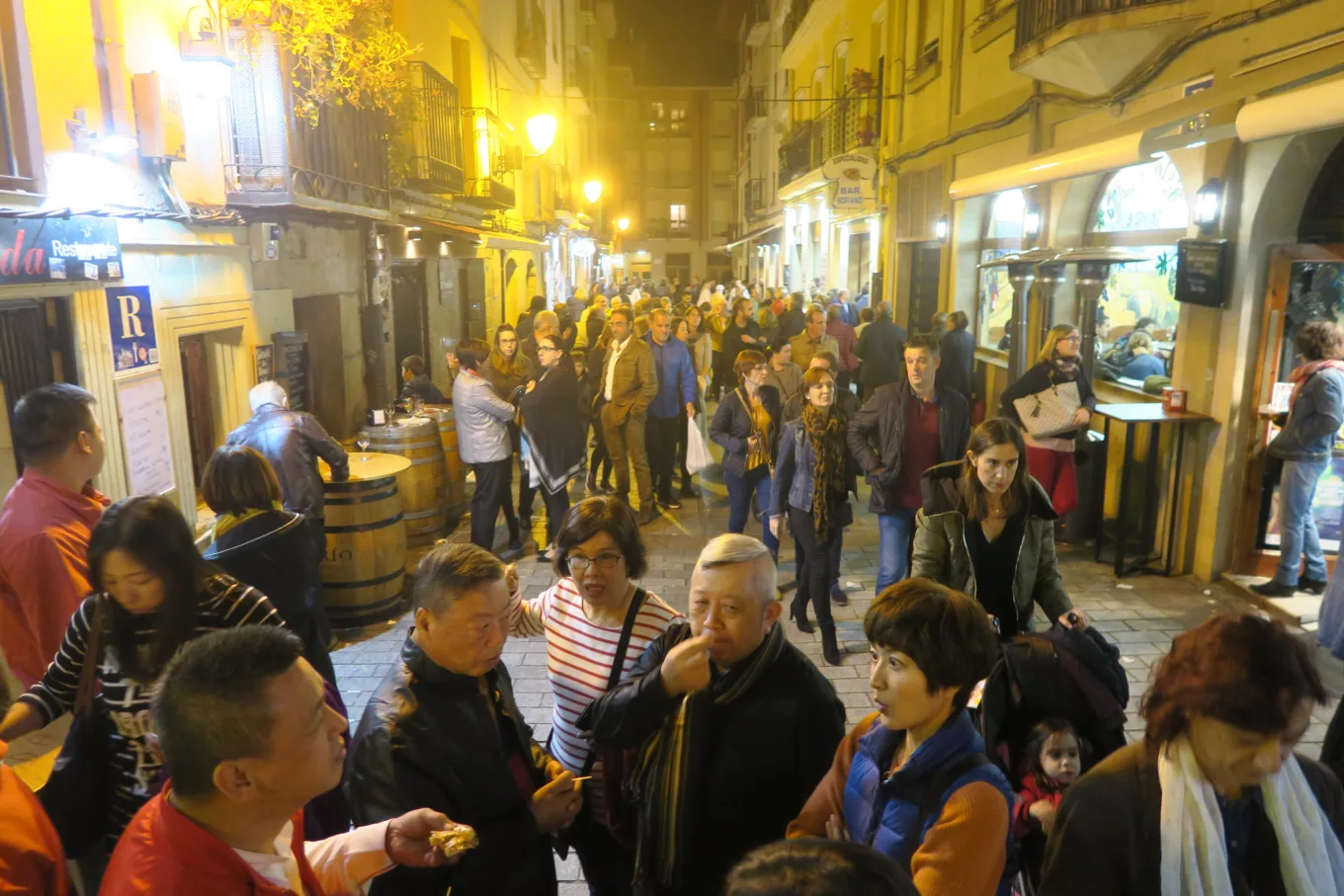 TAPAS,傑西吃貨筆記,西班牙,西班牙北部,西班牙炸豬皮,西班牙美食 TAPAS,傑西吃貨筆記,西班牙,西班牙北部,西班牙炸豬皮,西班牙美食