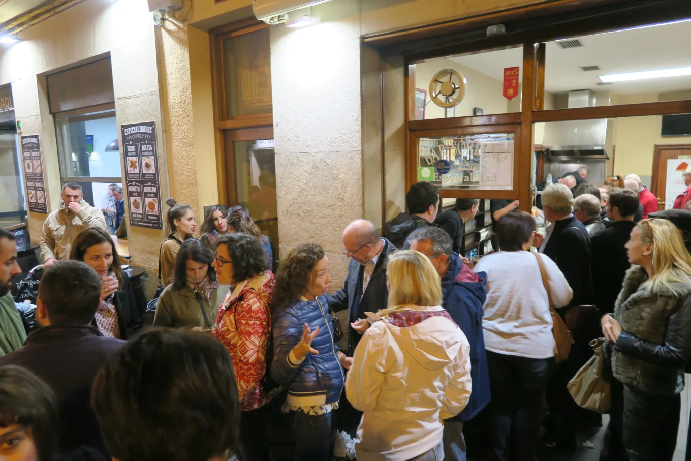 TAPAS,傑西吃貨筆記,西班牙,西班牙北部,西班牙炸豬皮,西班牙美食 TAPAS,傑西吃貨筆記,西班牙,西班牙北部,西班牙炸豬皮,西班牙美食