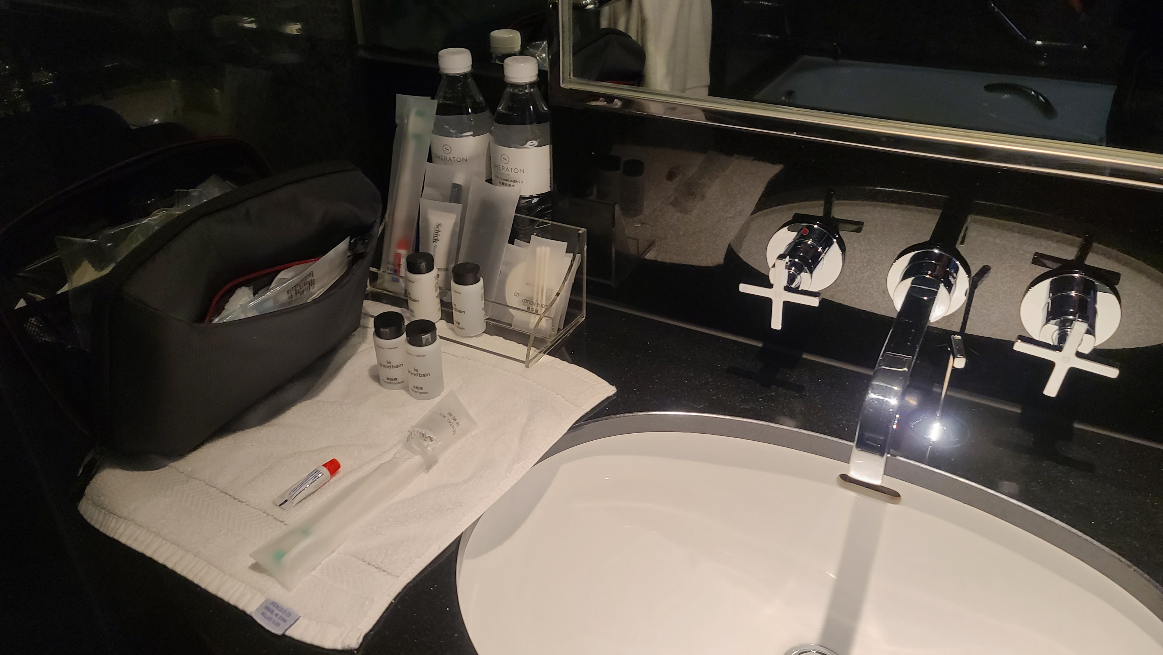 Sheraton Grand Taipei,傑西飯店開箱清單,台北,台北萬豪,台灣萬豪,名床系列,喜來登,斯林百蘭,斯林百蘭床墊,英國斯林百蘭床墊,萬豪系統 Sheraton Grand Taipei,傑西飯店開箱清單,台北,台北萬豪,台灣萬豪,名床系列,喜來登,斯林百蘭,斯林百蘭床墊,英國斯林百蘭床墊,萬豪系統