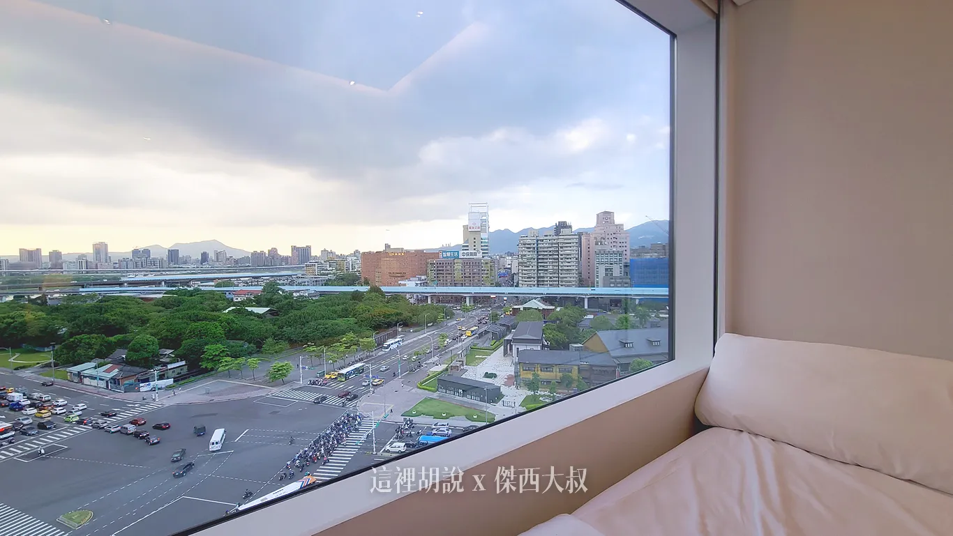 CitizenM,世民飯店,住宿,傑西飯店開箱清單,北門,台北,台北住宿,台北車站,商務旅館,席伊麗,席伊麗床墊,落地玻璃,西門,西門町,飯店 CitizenM,世民飯店,住宿,傑西飯店開箱清單,北門,台北,台北住宿,台北車站,商務旅館,席伊麗,席伊麗床墊,落地玻璃,西門,西門町,飯店