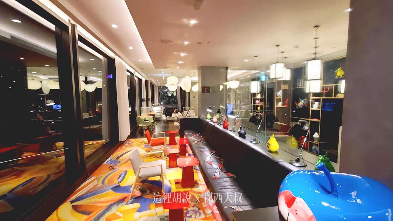 CitizenM,世民飯店,住宿,傑西飯店開箱清單,北門,台北,台北住宿,台北車站,商務旅館,席伊麗,席伊麗床墊,落地玻璃,西門,西門町,飯店 CitizenM,世民飯店,住宿,傑西飯店開箱清單,北門,台北,台北住宿,台北車站,商務旅館,席伊麗,席伊麗床墊,落地玻璃,西門,西門町,飯店