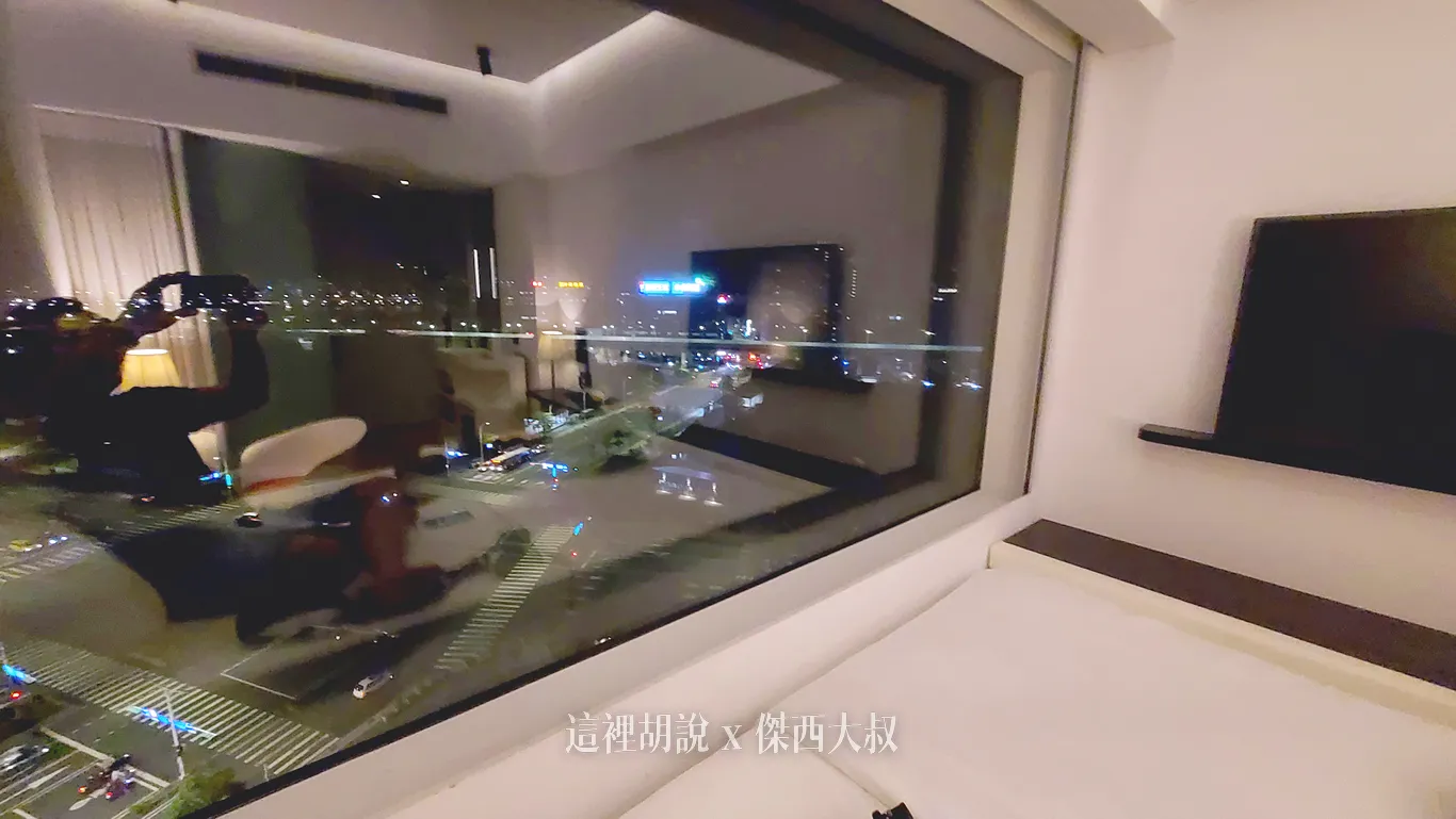 CitizenM,世民飯店,住宿,傑西飯店開箱清單,北門,台北,台北住宿,台北車站,商務旅館,席伊麗,席伊麗床墊,落地玻璃,西門,西門町,飯店 CitizenM,世民飯店,住宿,傑西飯店開箱清單,北門,台北,台北住宿,台北車站,商務旅館,席伊麗,席伊麗床墊,落地玻璃,西門,西門町,飯店