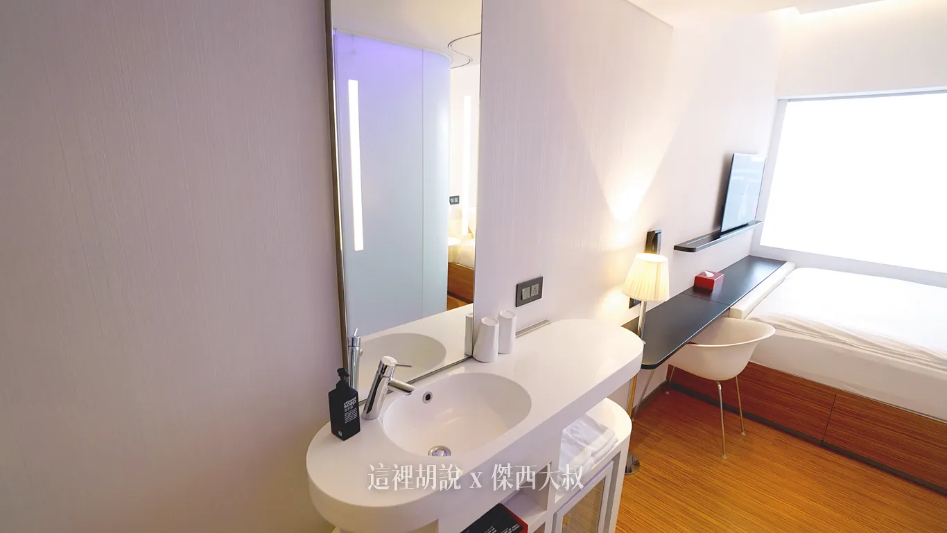 CitizenM,世民飯店,住宿,傑西飯店開箱清單,北門,台北,台北住宿,台北車站,商務旅館,席伊麗,席伊麗床墊,落地玻璃,西門,西門町,飯店 CitizenM,世民飯店,住宿,傑西飯店開箱清單,北門,台北,台北住宿,台北車站,商務旅館,席伊麗,席伊麗床墊,落地玻璃,西門,西門町,飯店