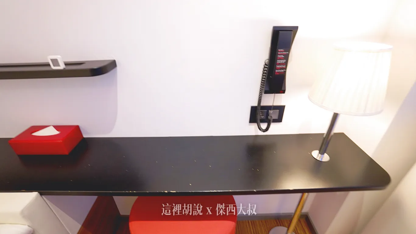 CitizenM,世民飯店,住宿,傑西飯店開箱清單,北門,台北,台北住宿,台北車站,商務旅館,席伊麗,席伊麗床墊,落地玻璃,西門,西門町,飯店 CitizenM,世民飯店,住宿,傑西飯店開箱清單,北門,台北,台北住宿,台北車站,商務旅館,席伊麗,席伊麗床墊,落地玻璃,西門,西門町,飯店