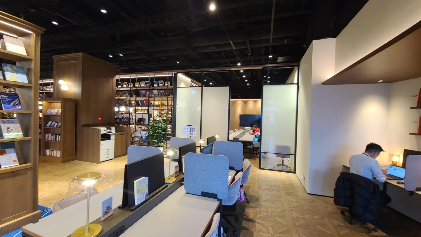 tsutaya,共享辦公室,蔦屋SHARELUNGE,蔦屋書店,行動辦公室 tsutaya,共享辦公室,蔦屋SHARELUNGE,蔦屋書店,行動辦公室