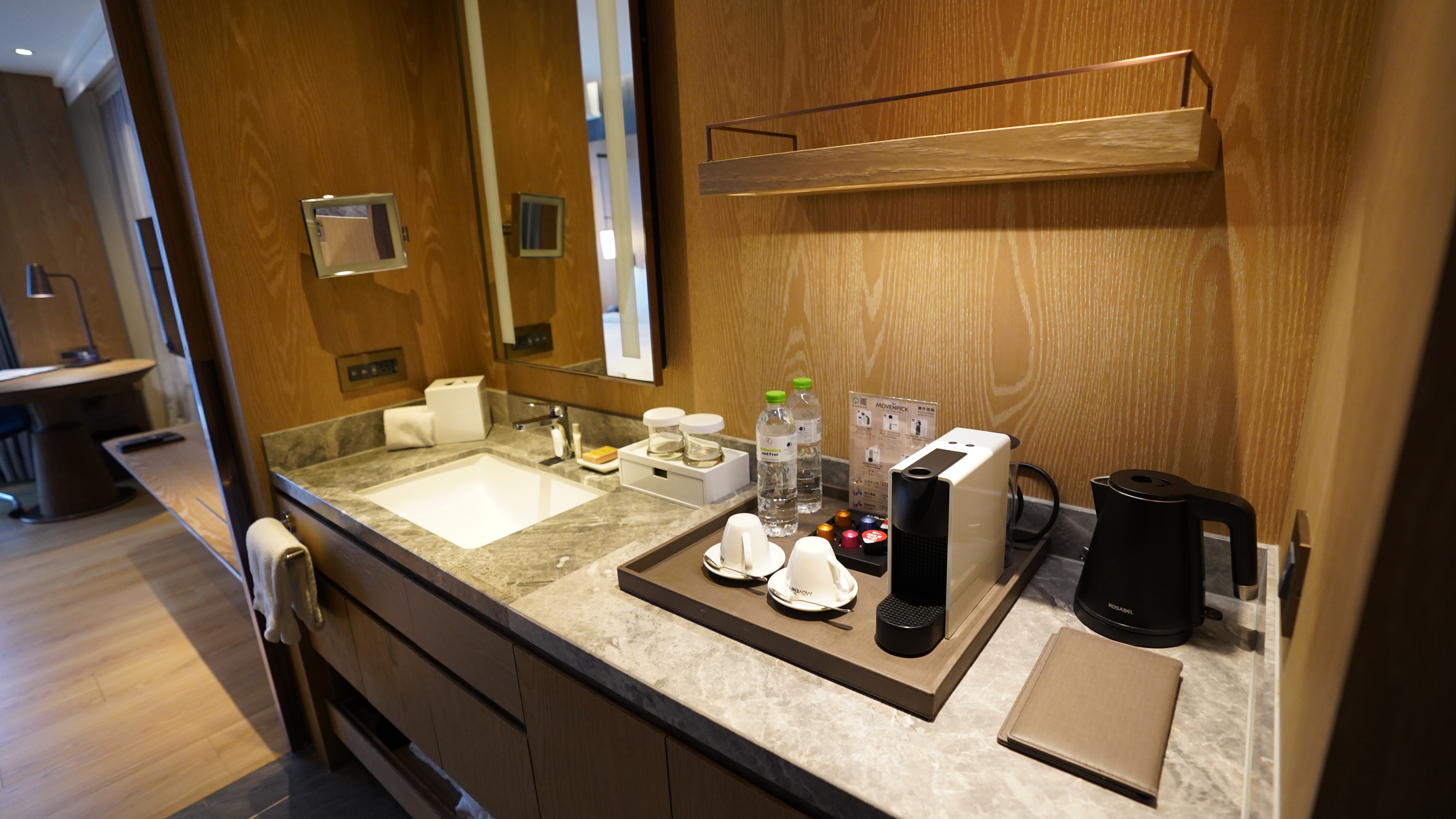 DOUBLETREE,TOTO花灑,九昱希爾頓逸林酒店,九昱建設,傑西飯店開箱清單,希爾頓,希爾頓逸林,暖氣,牛肉麵,舒達,飯店 DOUBLETREE,TOTO花灑,九昱希爾頓逸林酒店,九昱建設,傑西飯店開箱清單,希爾頓,希爾頓逸林,暖氣,牛肉麵,舒達,飯店