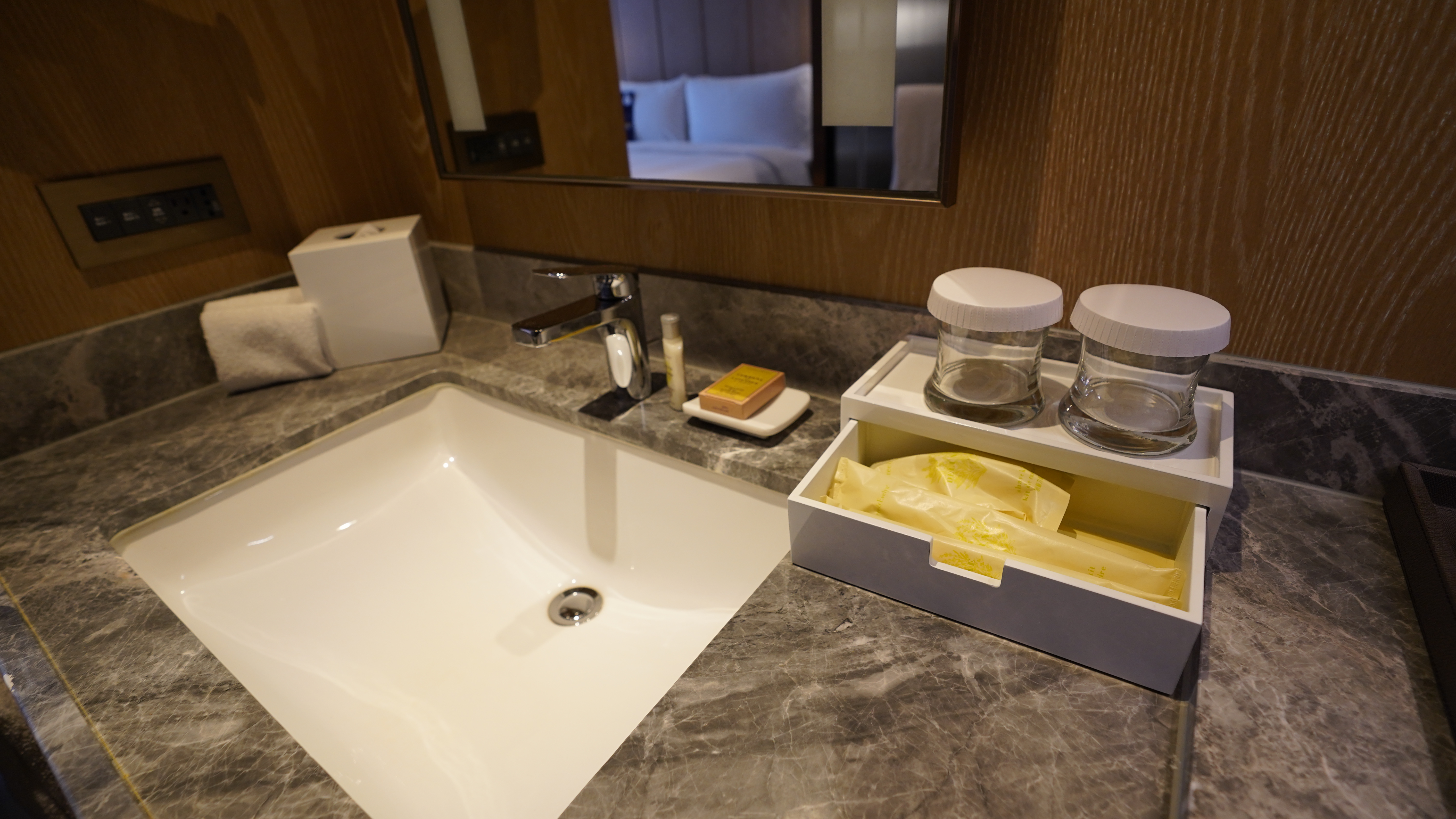 DOUBLETREE,TOTO花灑,九昱希爾頓逸林酒店,九昱建設,傑西飯店開箱清單,希爾頓,希爾頓逸林,暖氣,牛肉麵,舒達,飯店 DOUBLETREE,TOTO花灑,九昱希爾頓逸林酒店,九昱建設,傑西飯店開箱清單,希爾頓,希爾頓逸林,暖氣,牛肉麵,舒達,飯店