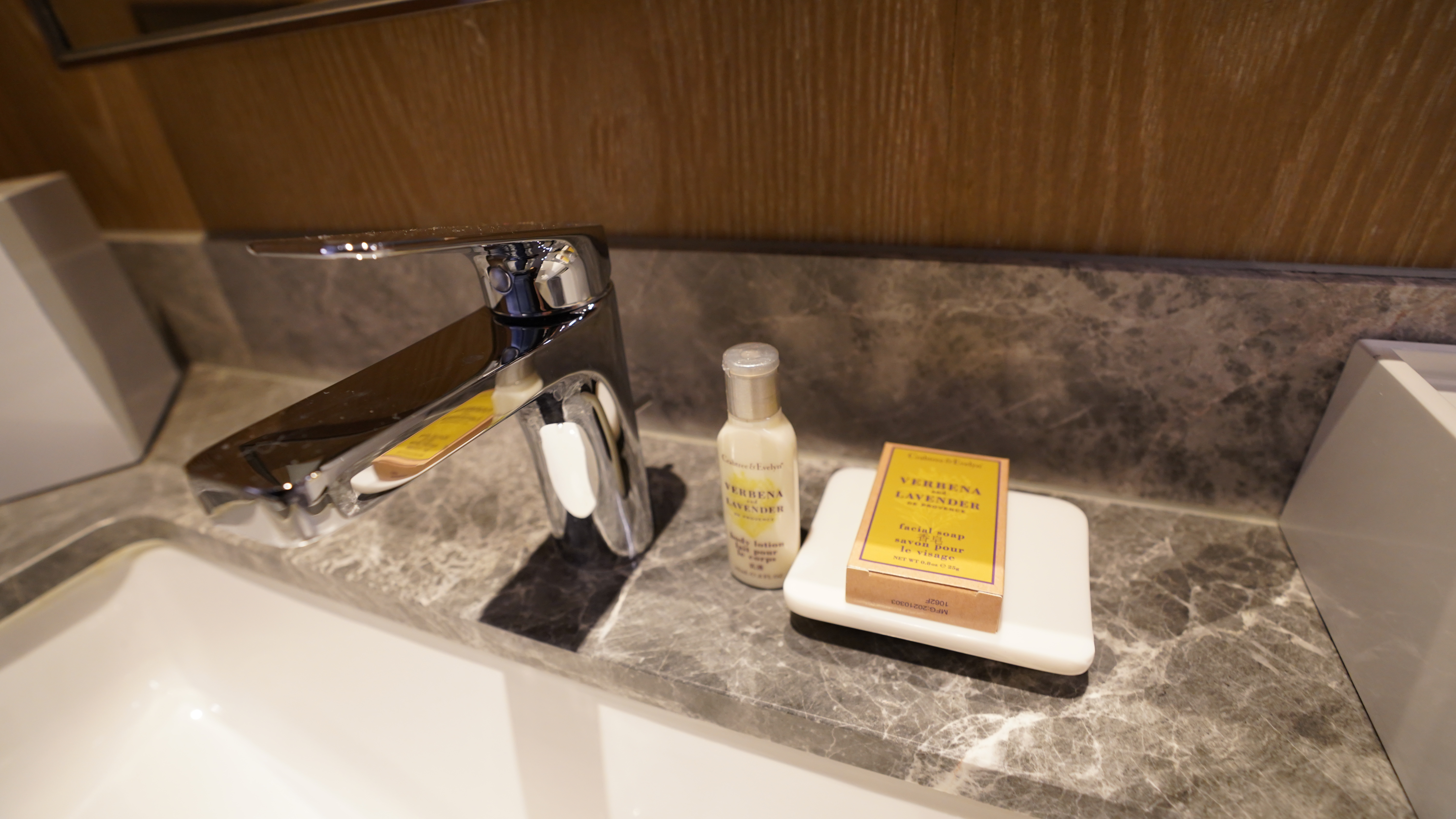 DOUBLETREE,TOTO花灑,九昱希爾頓逸林酒店,九昱建設,傑西飯店開箱清單,希爾頓,希爾頓逸林,暖氣,牛肉麵,舒達,飯店 DOUBLETREE,TOTO花灑,九昱希爾頓逸林酒店,九昱建設,傑西飯店開箱清單,希爾頓,希爾頓逸林,暖氣,牛肉麵,舒達,飯店
