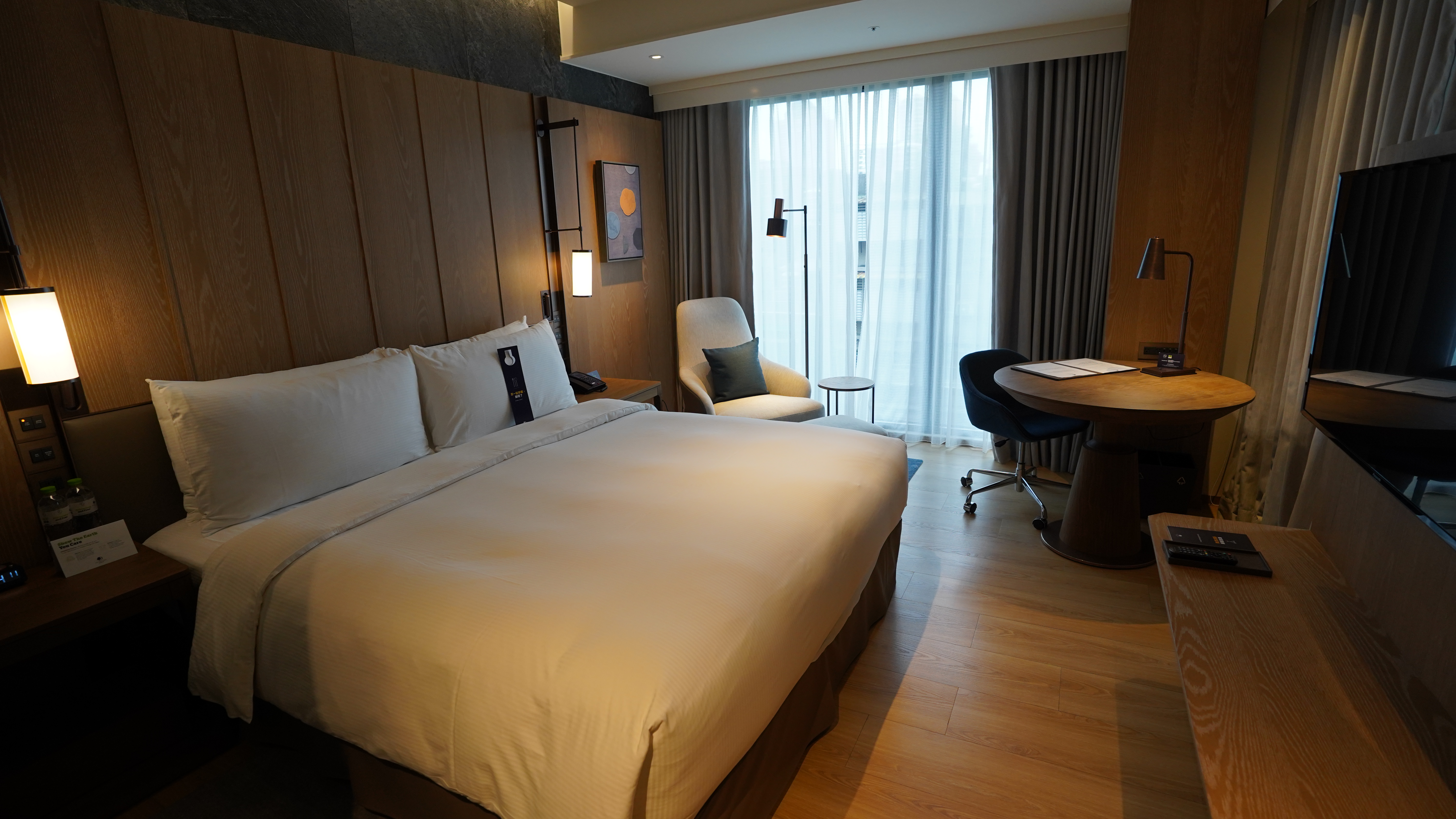 DOUBLETREE,TOTO花灑,九昱希爾頓逸林酒店,九昱建設,傑西飯店開箱清單,希爾頓,希爾頓逸林,暖氣,牛肉麵,舒達,飯店 DOUBLETREE,TOTO花灑,九昱希爾頓逸林酒店,九昱建設,傑西飯店開箱清單,希爾頓,希爾頓逸林,暖氣,牛肉麵,舒達,飯店