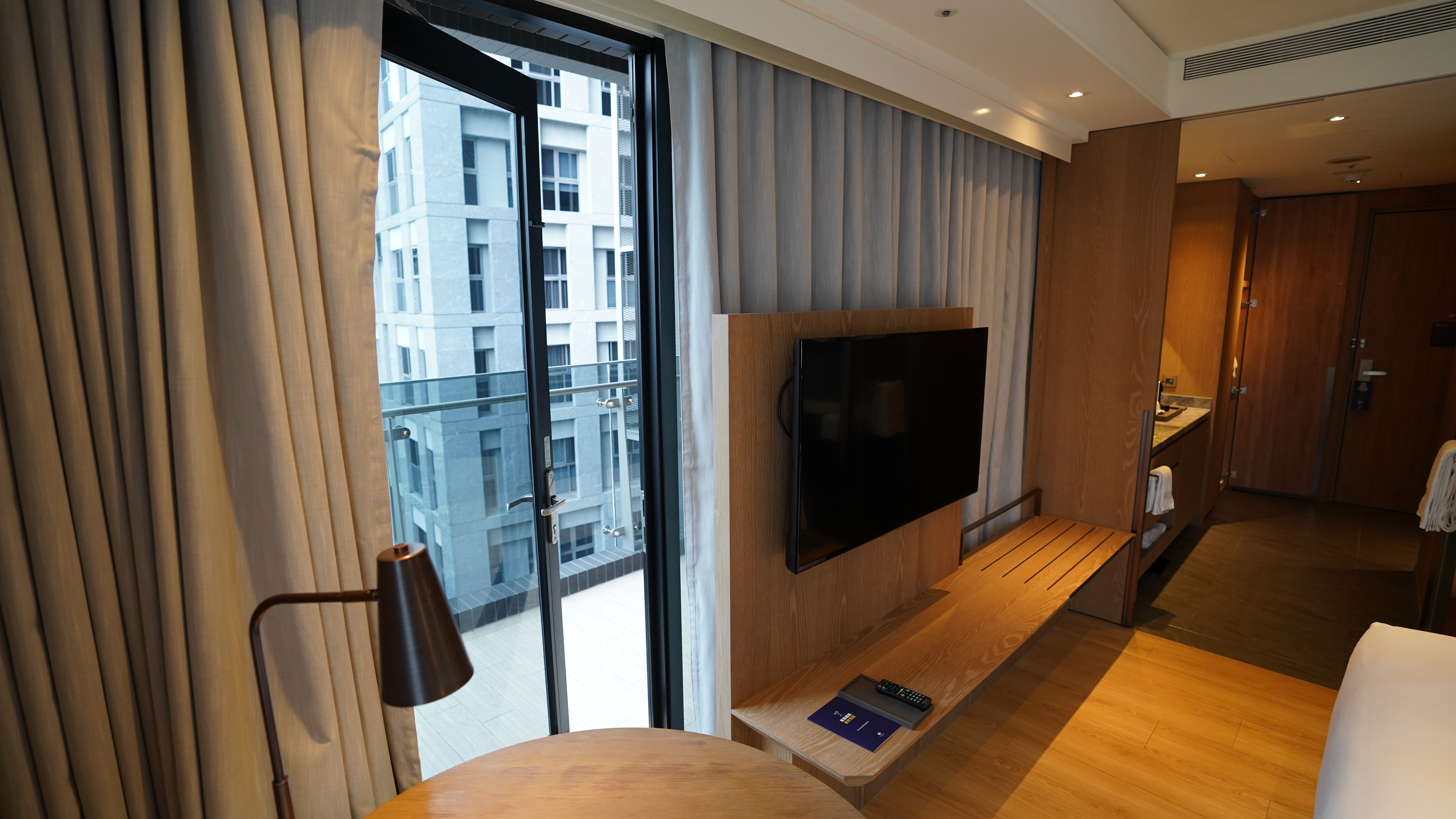 DOUBLETREE,TOTO花灑,九昱希爾頓逸林酒店,九昱建設,傑西飯店開箱清單,希爾頓,希爾頓逸林,暖氣,牛肉麵,舒達,飯店 DOUBLETREE,TOTO花灑,九昱希爾頓逸林酒店,九昱建設,傑西飯店開箱清單,希爾頓,希爾頓逸林,暖氣,牛肉麵,舒達,飯店