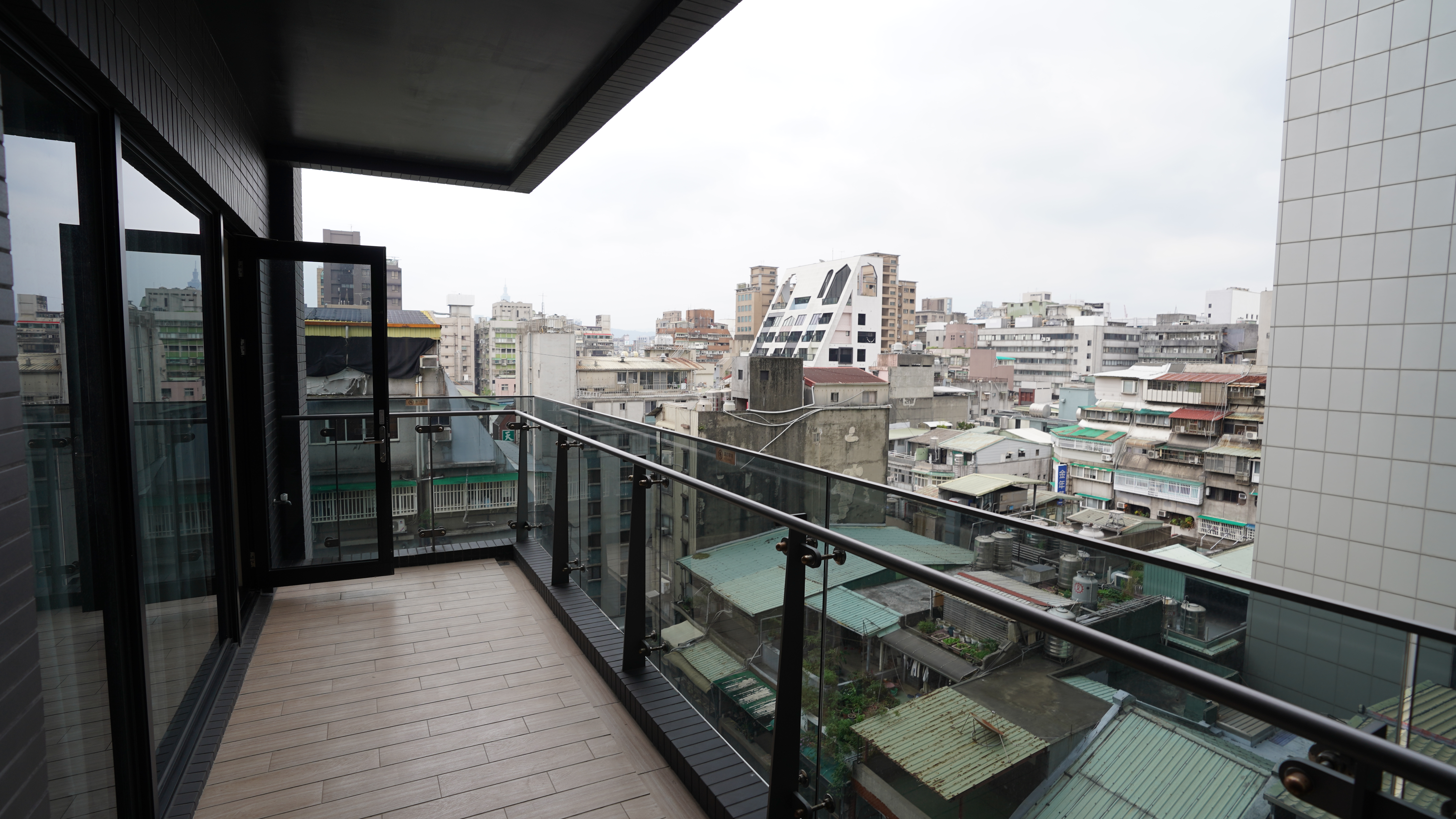 DOUBLETREE,TOTO花灑,九昱希爾頓逸林酒店,九昱建設,傑西飯店開箱清單,希爾頓,希爾頓逸林,暖氣,牛肉麵,舒達,飯店 DOUBLETREE,TOTO花灑,九昱希爾頓逸林酒店,九昱建設,傑西飯店開箱清單,希爾頓,希爾頓逸林,暖氣,牛肉麵,舒達,飯店