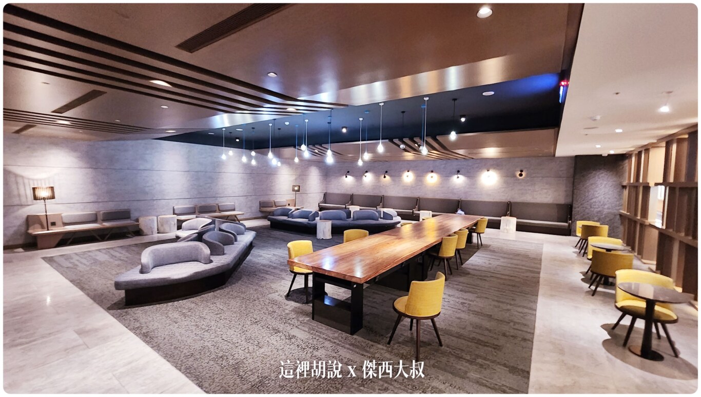 蠻多人會在這個區域找地方躺下休息的