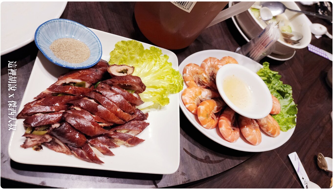肥腸跟水煮蝦,都非常的新鮮非常下飯