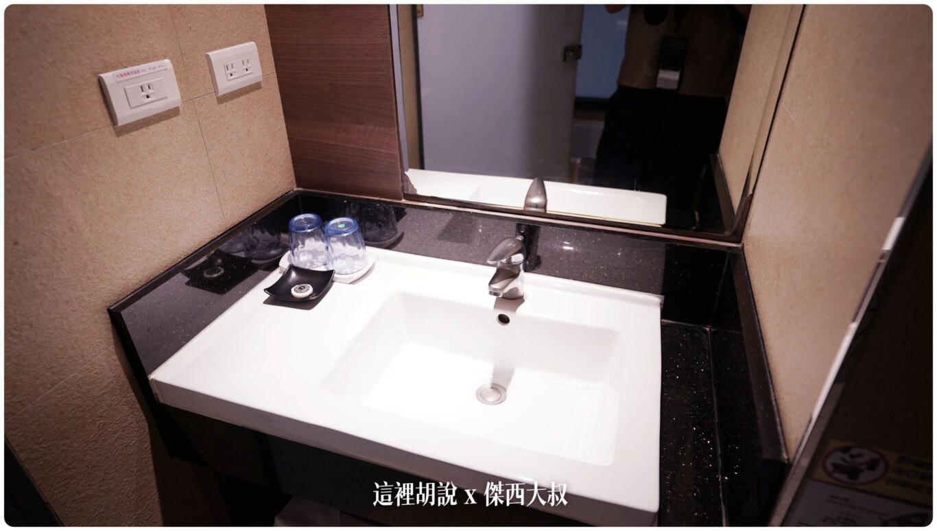 2023,Slumberland,住宿,傑西飯店開箱清單,名床系列,套房,斯林百蘭,樓中樓,飯店,高雄,高雄住宿,高雄車站 2023,Slumberland,住宿,傑西飯店開箱清單,名床系列,套房,斯林百蘭,樓中樓,飯店,高雄,高雄住宿,高雄車站