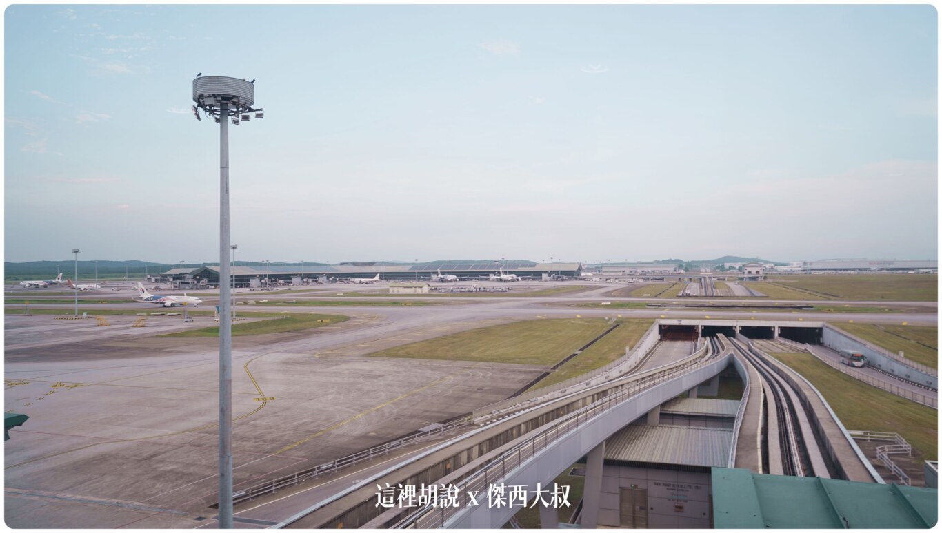 2023,24小時,24小時餐廳,KILA,KILA1,KLIA,KLIA1,KLIA2,KLIA2接駁車,KUL,亞洲航空,入境流程,出境流程,匯兌,吉隆坡國際機場,吉隆坡機場,抵達馬來西亞,接駁車,換錢,機場快線,機場系列文章,第一航廈,第二航廈,美食街,轉機,餐廳,馬來西亞,馬來西亞國際機場,馬來西亞航空,馬印航空,麥當勞,鼎泰豐 2023,24小時,24小時餐廳,KILA,KILA1,KLIA,KLIA1,KLIA2,KLIA2接駁車,KUL,亞洲航空,入境流程,出境流程,匯兌,吉隆坡國際機場,吉隆坡機場,抵達馬來西亞,接駁車,換錢,機場快線,機場系列文章,第一航廈,第二航廈,美食街,轉機,餐廳,馬來西亞,馬來西亞國際機場,馬來西亞航空,馬印航空,麥當勞,鼎泰豐