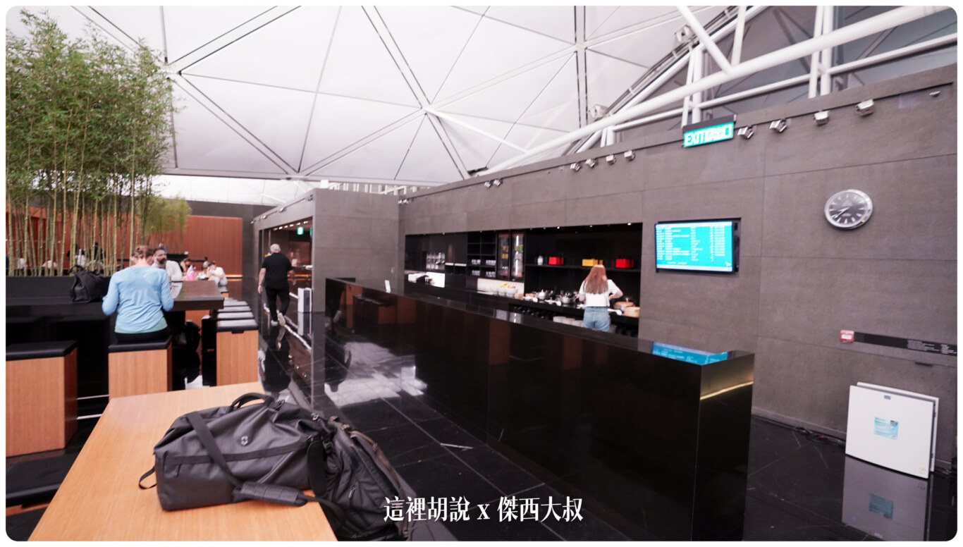 AIRLINE LOUNGE,cathay pacific,HONG KONG AIRPORT,THE DECK,THE PIER,THE WING,VHHH,休息室,兒童放電,兒童遊樂設施,國泰航空,奇妙巨蛋,寰宇堂,玉衡堂,玲瓏堂,茗茶坊,貴賓室,香港機場