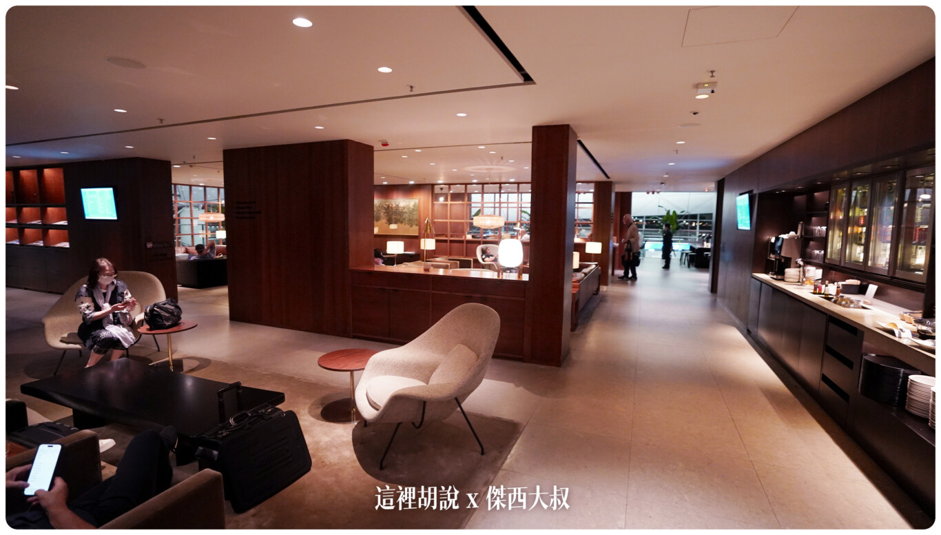 AIRLINE LOUNGE,cathay pacific,HONG KONG AIRPORT,THE DECK,THE PIER,THE WING,VHHH,休息室,兒童放電,兒童遊樂設施,國泰航空,奇妙巨蛋,寰宇堂,玉衡堂,玲瓏堂,茗茶坊,貴賓室,香港機場