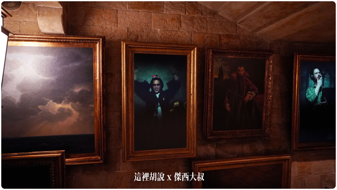 有發現上面的畫有什麼奇怪的地方嗎 這就是在這邊的互動設施,可以拍攝電影裡面那種動動畫 而且可以下載歐