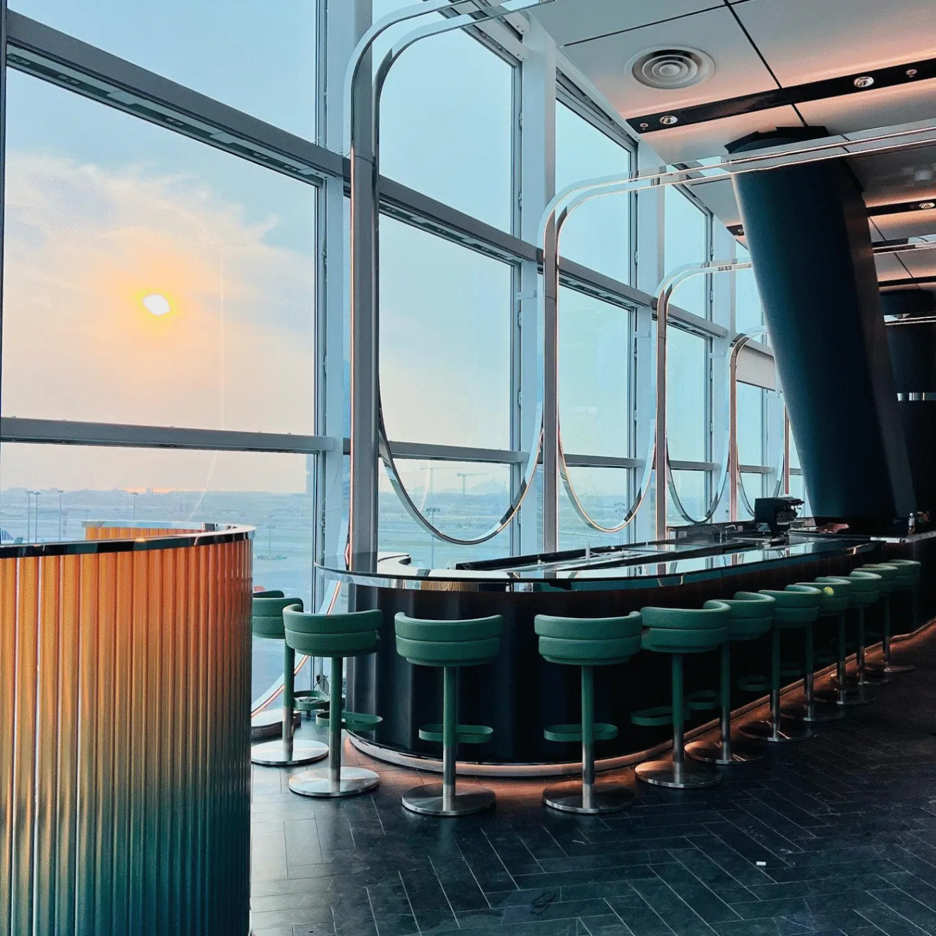 照片來源 https://www.facebook.com/intervalsbar