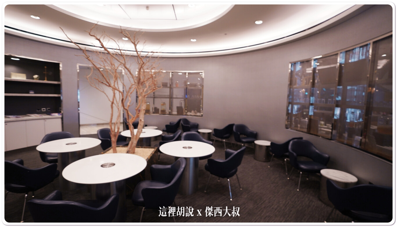 這一次選擇的躲在最裡面的這個空間,可能因為太隱密的關係,最後也只有我們使用