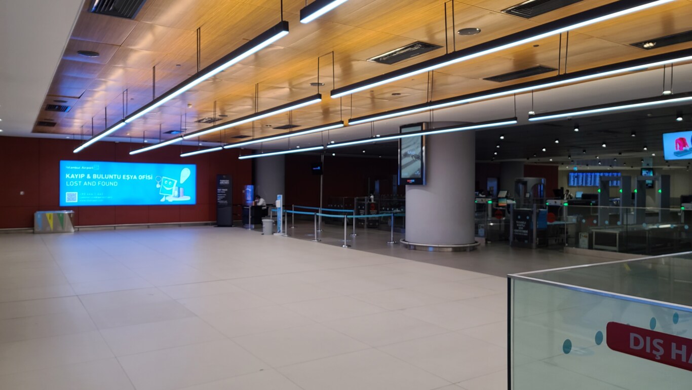 FACE ID,FAST LANE,FAST PASS,FAST TRACK,優先通關,商務艙專用走道,商務艙快速通關,安檢,安檢區,快速通關,機場,機場放大鏡,機場系列文章,禮遇通關,臉部識別 FACE ID,FAST LANE,FAST PASS,FAST TRACK,優先通關,商務艙專用走道,商務艙快速通關,安檢,安檢區,快速通關,機場,機場放大鏡,機場系列文章,禮遇通關,臉部識別