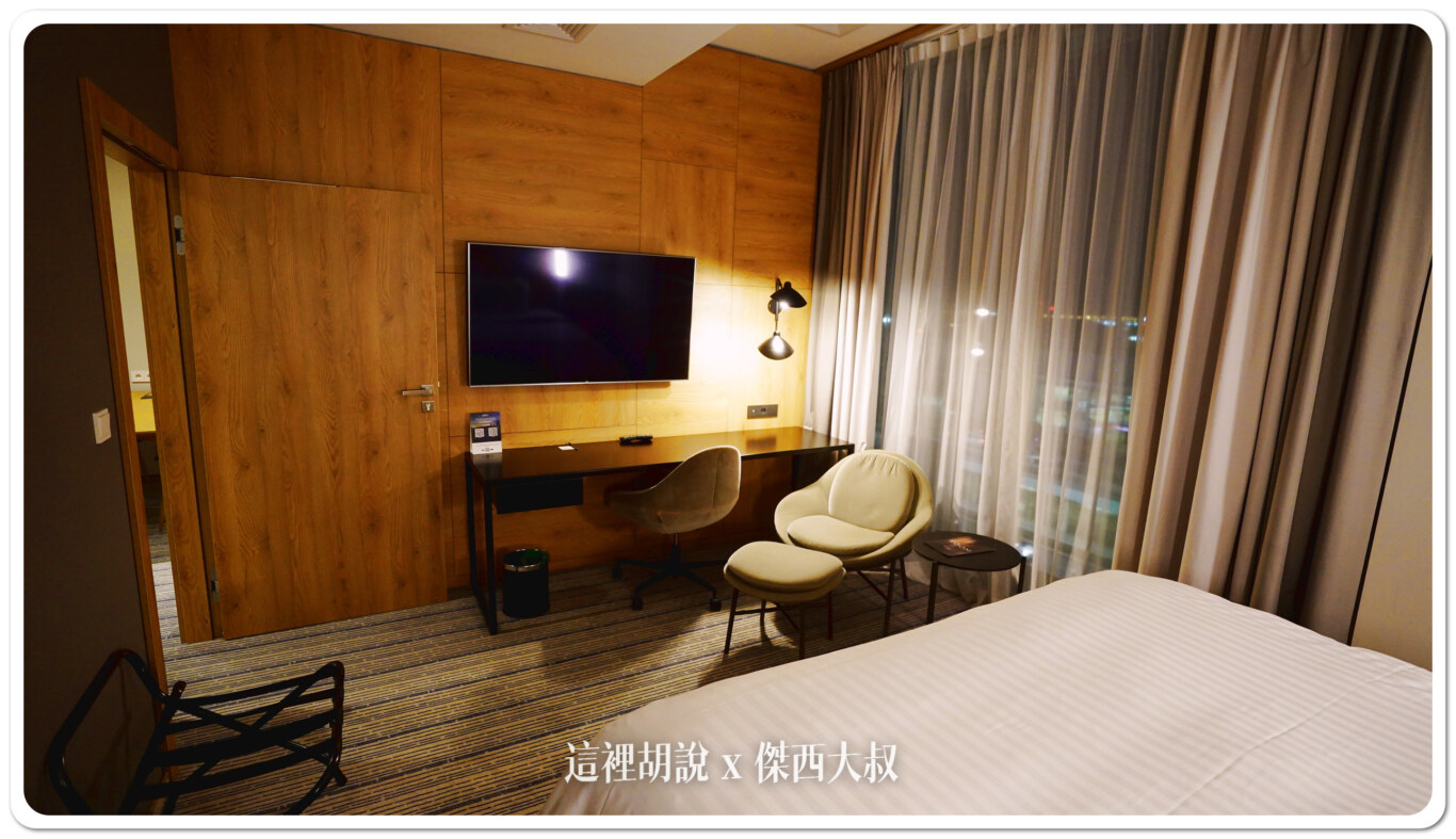 2023,傑西飯店開箱清單,機場系列文章,波蘭,睡在機場,睡在機場系列,華沙機場,萬怡,萬豪,萬豪系統 2023,傑西飯店開箱清單,機場系列文章,波蘭,睡在機場,睡在機場系列,華沙機場,萬怡,萬豪,萬豪系統
