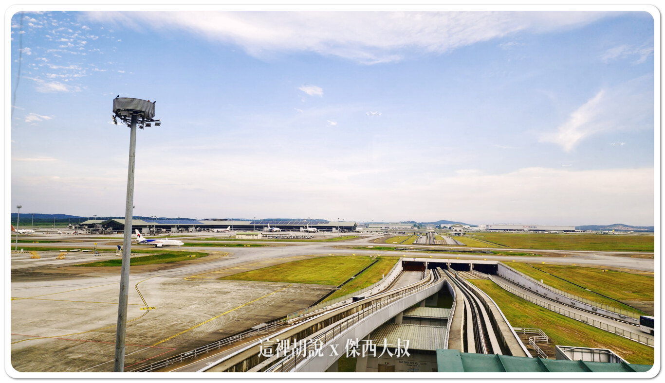 KUL,吉隆坡國際機場,地勤作業,機場作業,空側作業,行李裝卸 KUL,吉隆坡國際機場,地勤作業,機場作業,空側作業,行李裝卸