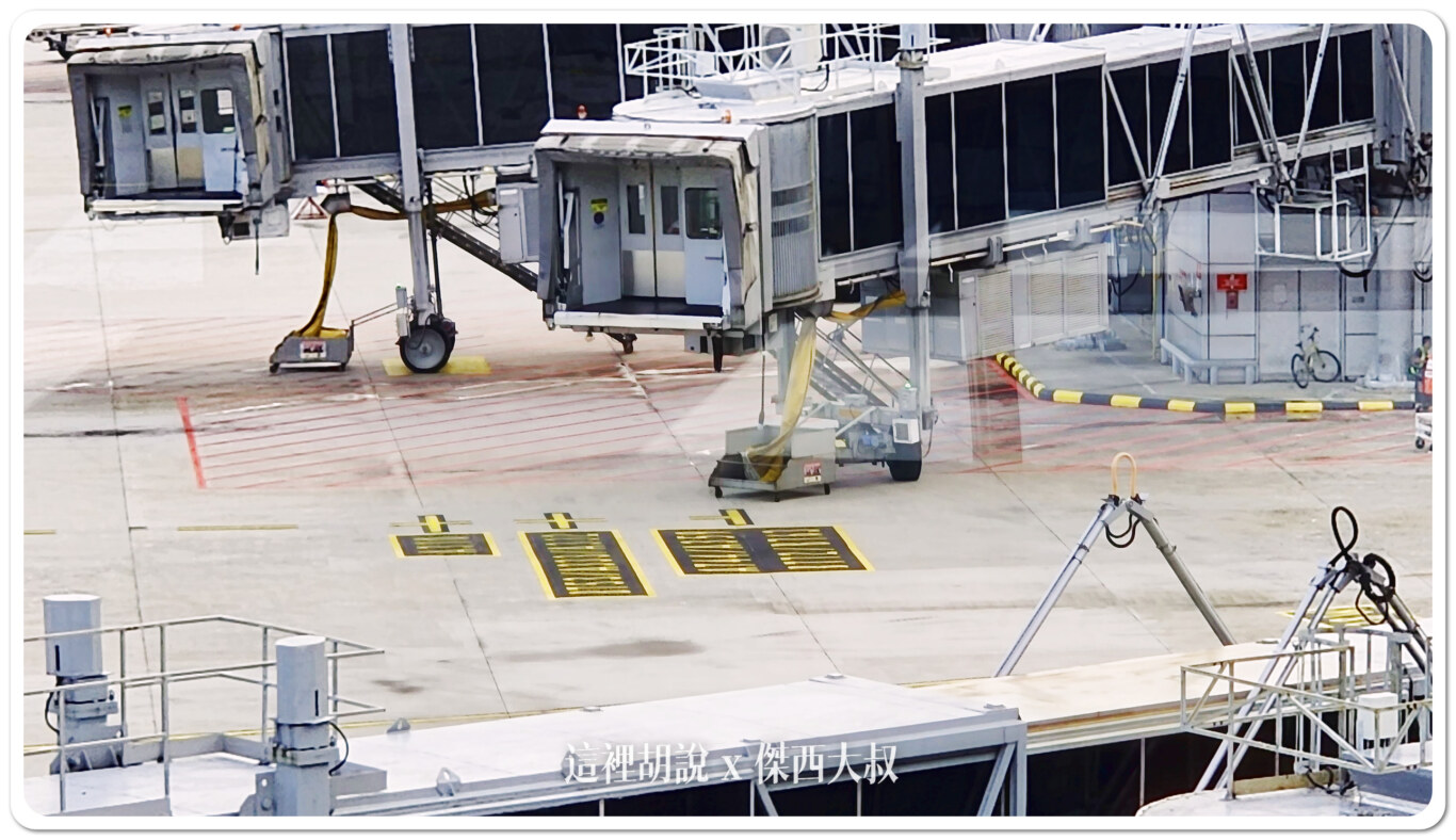 KUL,吉隆坡國際機場,地勤作業,機場作業,空側作業,行李裝卸 KUL,吉隆坡國際機場,地勤作業,機場作業,空側作業,行李裝卸