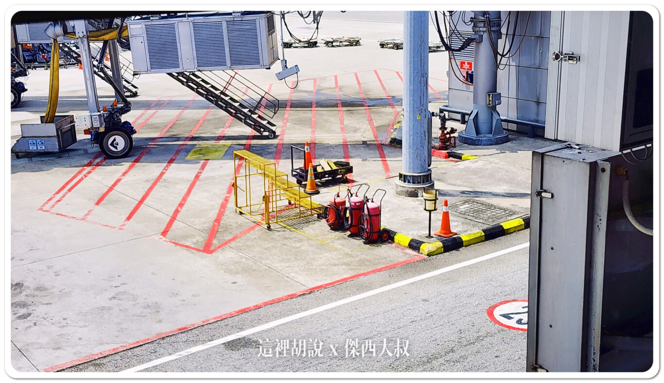 KUL,吉隆坡國際機場,地勤作業,機場作業,空側作業,行李裝卸 KUL,吉隆坡國際機場,地勤作業,機場作業,空側作業,行李裝卸