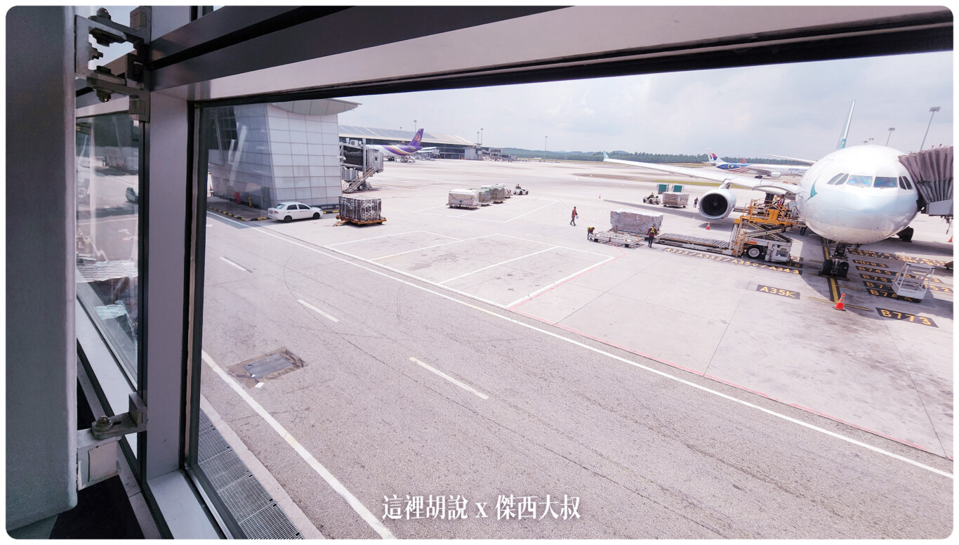 KUL,吉隆坡國際機場,地勤作業,機場作業,空側作業,行李裝卸 KUL,吉隆坡國際機場,地勤作業,機場作業,空側作業,行李裝卸