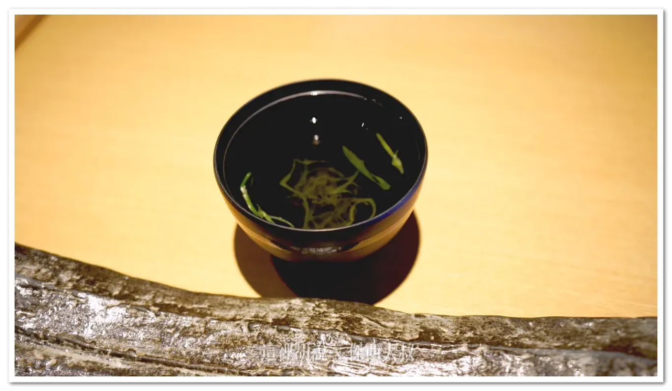 附餐還有一碗簡單的熱湯
