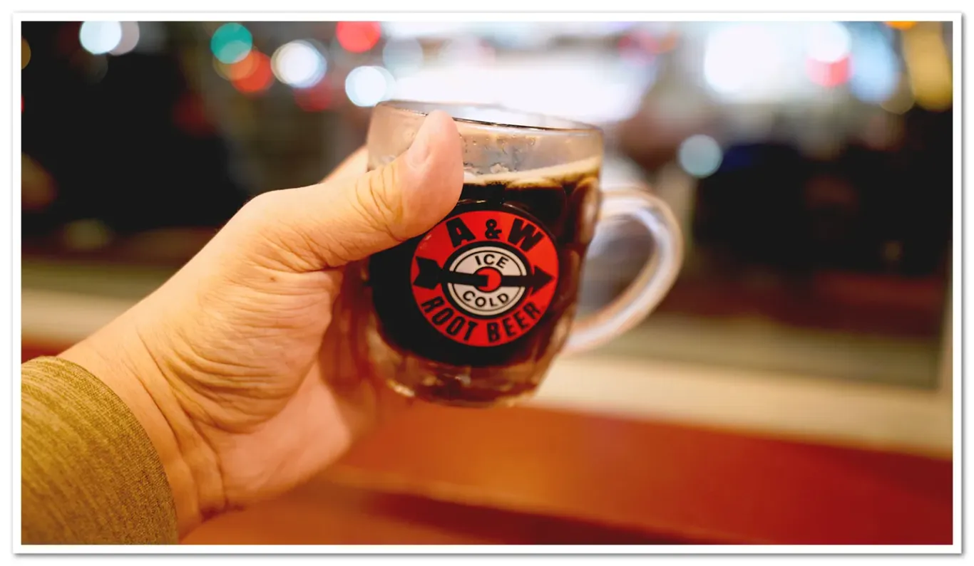 因為可以續杯,傑西就點最小杯
