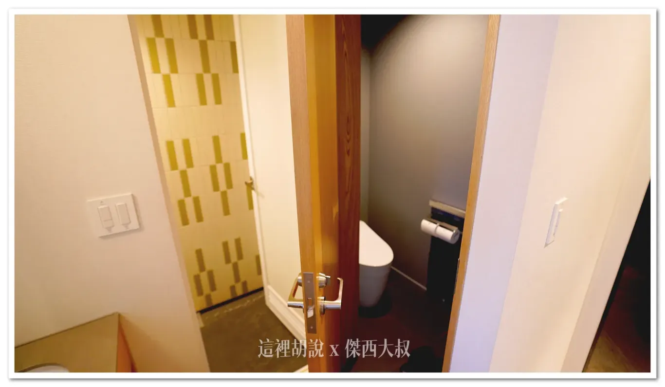 浴室跟洗手間分開的設計,洗澡跟使用廁所不打結