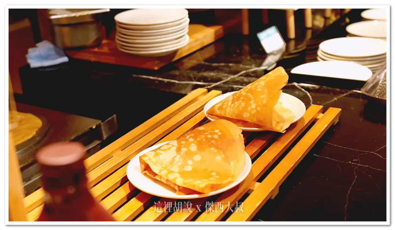 現烤的可麗餅、可以加上一球冰淇淋