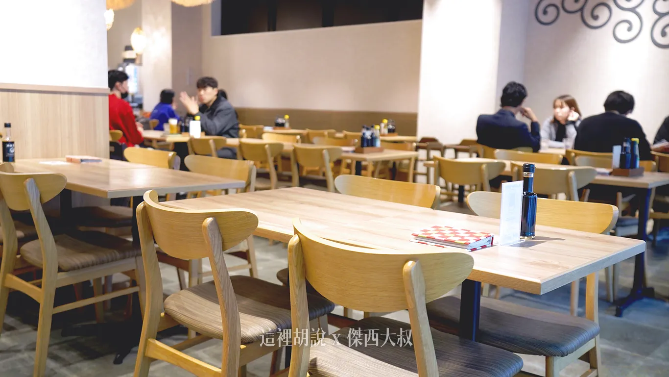 錯開中午時段,沒有全部客滿