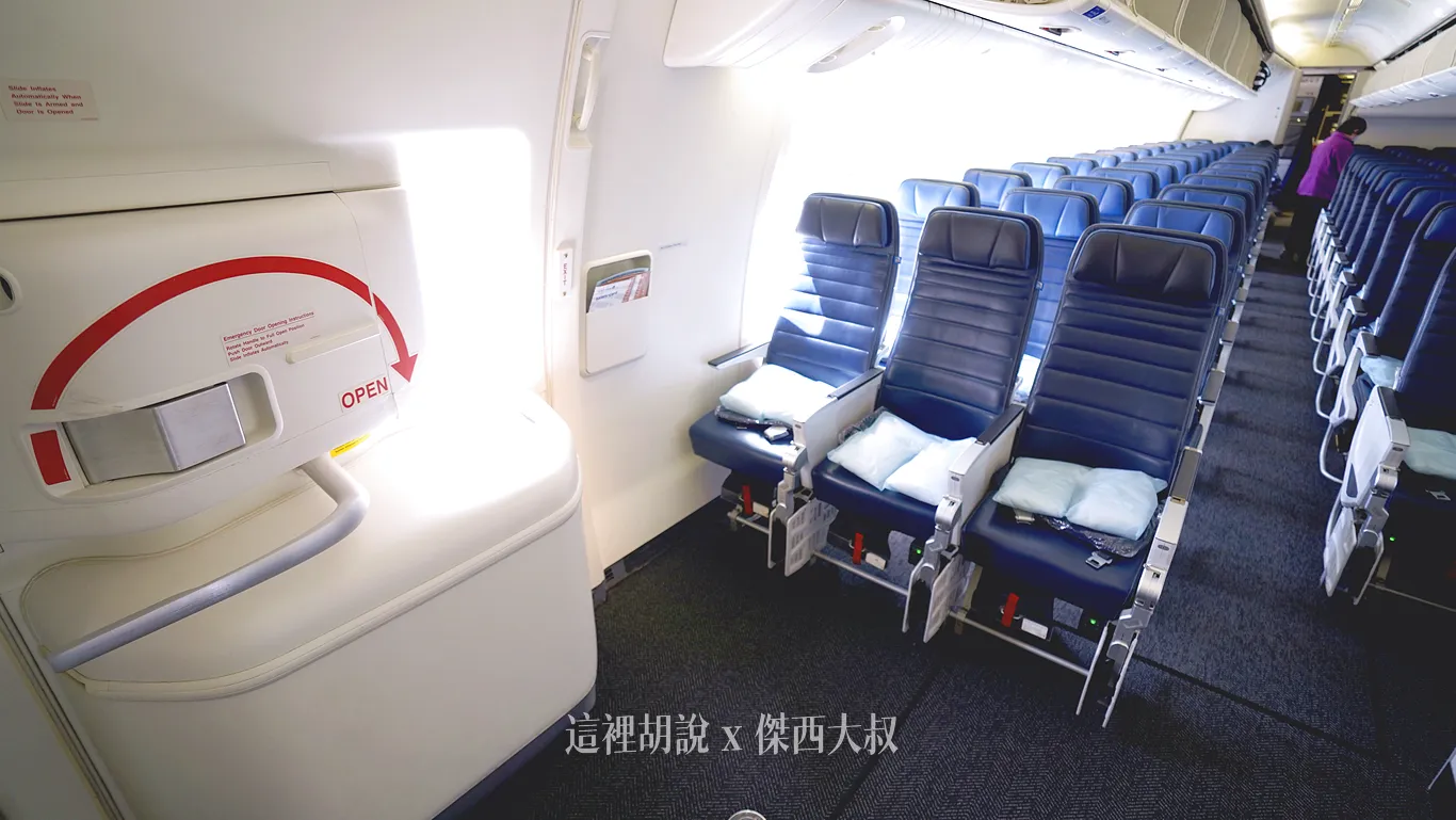 777,UNITED AIR,傑西飛行記錄,座位圖,經濟艙,經濟艙座位,經濟艙飛行記錄,聯合航空,豪華經濟艙 777,UNITED AIR,傑西飛行記錄,座位圖,經濟艙,經濟艙座位,經濟艙飛行記錄,聯合航空,豪華經濟艙