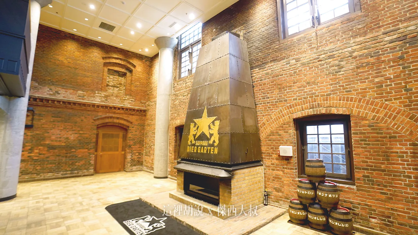 進入之後主餐廳位於二樓,要搭電梯前往二樓 整個建築還是保有開拓年代的風格