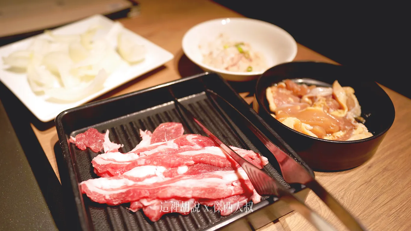 一開始來的標準肉盤,下方的就是羊肉