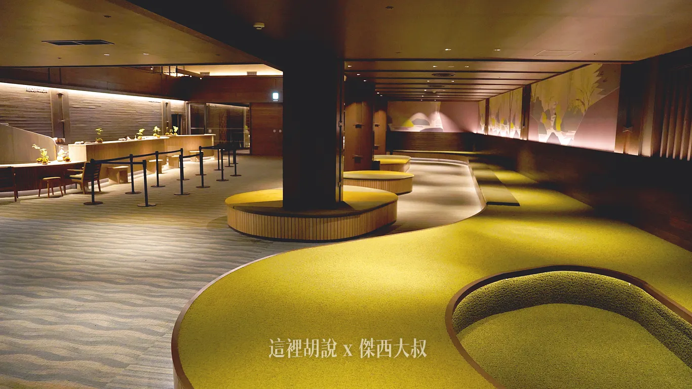 在晚上靜下的時候,可以發現很多設計都是在呼應溪流這個主題
