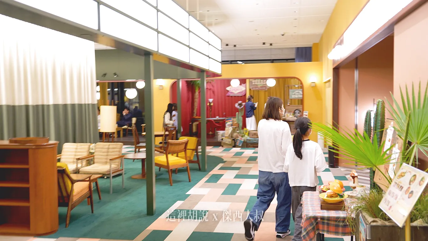 Cafeteriar餐廳就位於右側